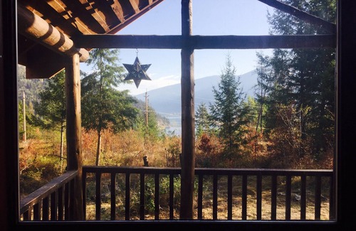 Nelson Cabin | Inviting Log Cabin Retreat Surrounded by Nature's Beauty