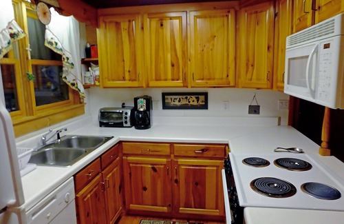 Lake Lure Cabin | Charming Log Cabin Retreat in Riverbend, Lake Lure