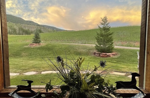 Basalt Cabin | Idyllic Log Cabin Retreat in the Rockies with Hot Tub