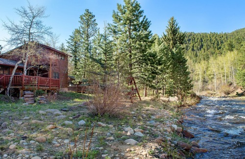 Estes Park Cabin | Charming Log Cabin Escape on Fall River - Guest Rated 10/10