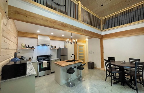 Faraday Cabin | Cozy Log Cabin w/Lake Access. Pet Friendly