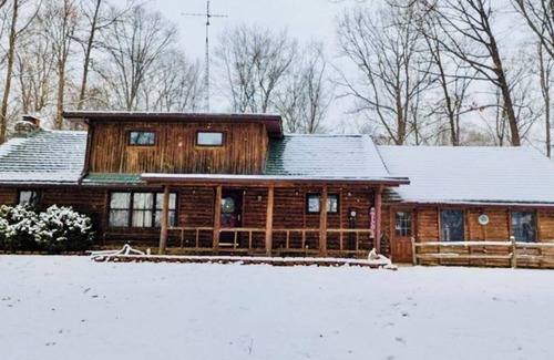 Dola Cabin | Charming Log Cabin Retreat with Hot Tub and Pond
