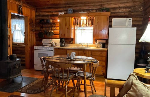 Brookfield Cabin | Charming Log Cabins in Vermont's Green Mountains - 9.8 Rated