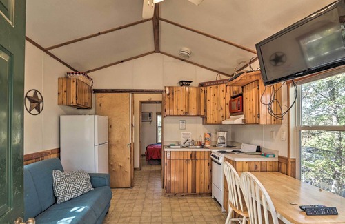 Chico Cabin | Cozy 'Lonestar Cabin' w/ Community Amenities!