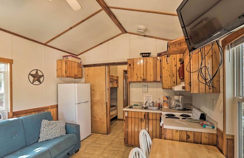 Chico Cabin | Cozy 'Lonestar Cabin' w/ Community Amenities!