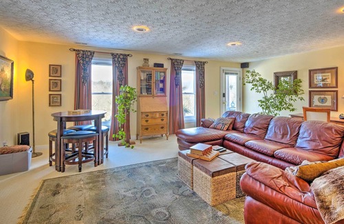Crestwood Apartment | Cozy Louisville Apt w/ Patio, Fire Pit & Game Room