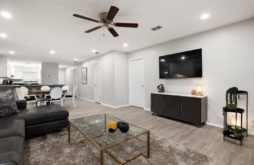 McAllen Condo | Inviting 2 Bedroom Retreat with Pool and Family-Friendly Perks