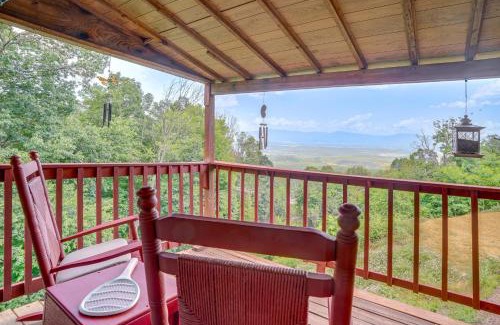 Luray Apartment | Inviting Luray Cabin with Scenic Views and Family-Friendly Perks