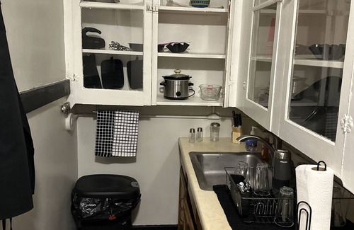 Rochester Apartment | Charming Luvable Suite with Breakfast & Family-Friendly Comfort