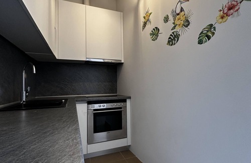Spata-Artemida Apartment | Cozy Apartment with Ocean View and Pool Access