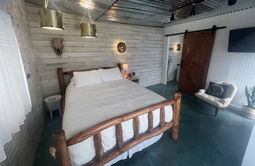 Henly House | Charming Tiny Home with Outdoor Shower Near Austin