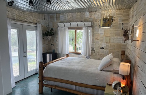 Henly House | Charming Tiny Home with Outdoor Shower Near Austin