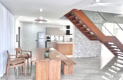 Sam Phran Villa | Comfortable Maison Homestay: Child-Friendly & 4-Star Rated