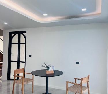 Sam Phran Villa | Comfortable Maison Homestay: Child-Friendly & 4-Star Rated