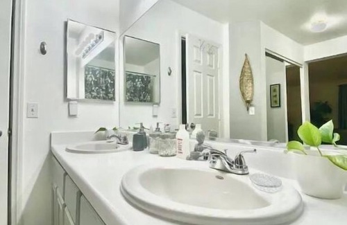 Las Vegas House | Pet-Friendly Retreat Near the Strip with Pool Access