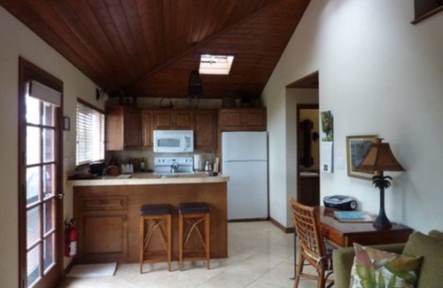 Kihei Cottage | Serene Maui Treehouse with Ocean Views and Pool Access