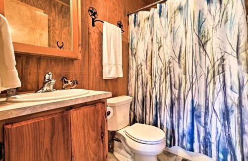 Medina House | Inviting Medina Cottages with Patio & Scenic Mountain Views