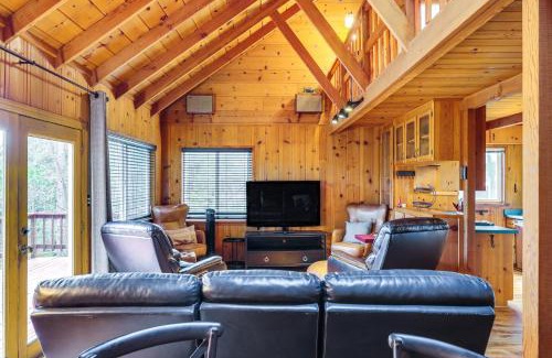 Mi-Wuk Village House | Charming Mi-Wuk Village Cabin Near Dodge Ridge Adventures