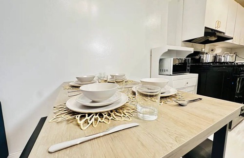 Flamingo/Lummus Condo | Cozy Miami South Beach Condo w. Full Kitchen- 2 blocks to beach!