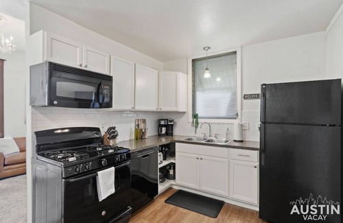 North University Apartment | Modern Mid-Century Retreat with Breakfast & Family Amenities
