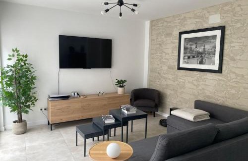 Numancia Apartment | Cozy Mini Villa Heart of Madrid