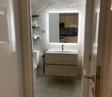Numancia Apartment | Cozy Mini Villa Heart of Madrid