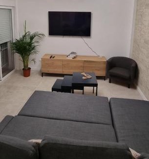 Numancia Apartment | Cozy Mini Villa Heart of Madrid
