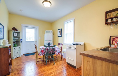 Berger Apartment | Charming Missouri Retreat with Pool, Pond & Fire Pit Awaits