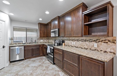 Round Rock West House | Guest Rated 10/10: Modern 3 Bed Home with Pool & Breakfast
