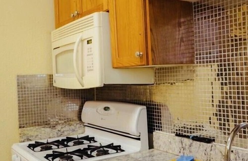 Northwest Point Bed & Breakfast | Modern Apartment near Beaches with Pool & Ocean View