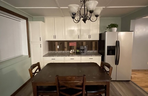 Dryden Apartment | Modern Apartment with Kitchen - Guest Rated 9.6/10