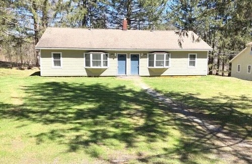 West Stockbridge Condo | Charming Modern Condo in the Berkshires near Tanglewood