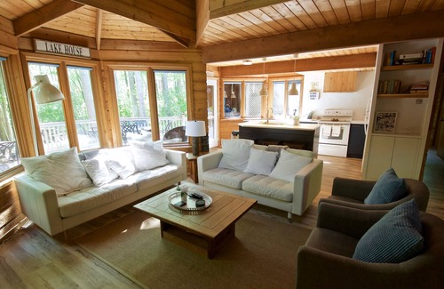 Grand Bend Cottage | Modern Comfort with Oceanfront Views and Spa Amenities
