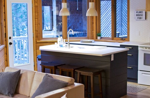 Grand Bend Cottage | Modern Comfort with Oceanfront Views and Spa Amenities