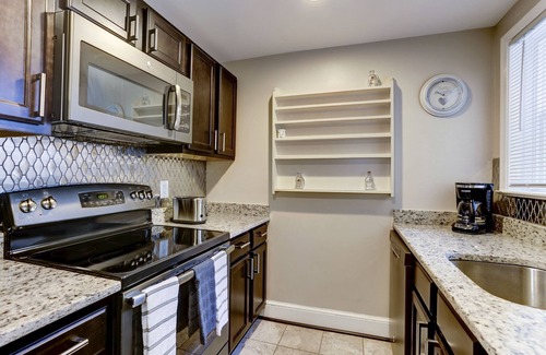 Southeast Apartment | Modern Capitol Hill Apartment, Steps from Metro & Attractions