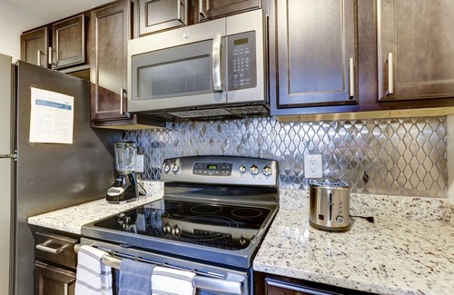 Southeast Apartment | Modern Capitol Hill Apartment, Steps from Metro & Attractions