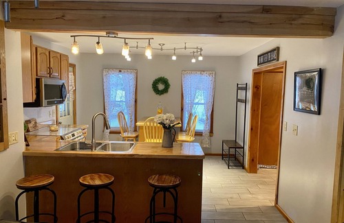 Lake George Other | Inviting Modern Farmhouse with Oceanfront Pool & Breakfast