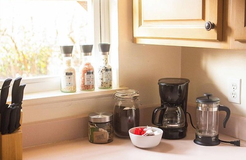 Westerville Apartment | Modern Garden Flat - Guest Rated 10/10 with Pool & Spa