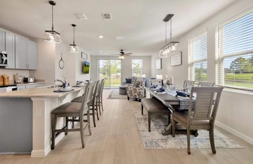 Zephyrhills House | Modern Home Near Tampa: Pet-Friendly with Ocean Views