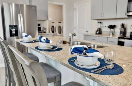 Zephyrhills House | Modern Home Near Tampa: Pet-Friendly with Ocean Views