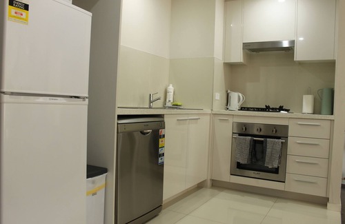 Wahroonga Apartment | Modern Home with Free Parking & Family-Friendly Amenities