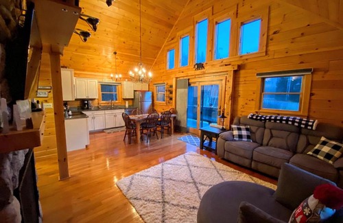 Twin Mountain Villa | Modern Log Cabin Retreat in White Mountains, Rated 10/10