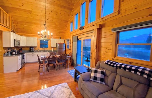 Twin Mountain Villa | Modern Log Cabin Retreat in White Mountains, Rated 10/10