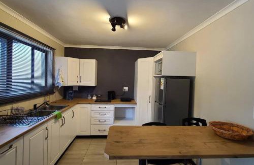 Somerset East Apartment | Pet-Friendly Modern Apartment with Top Guest Ratings