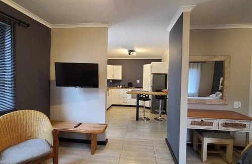Somerset East Apartment | Pet-Friendly Modern Apartment with Top Guest Ratings