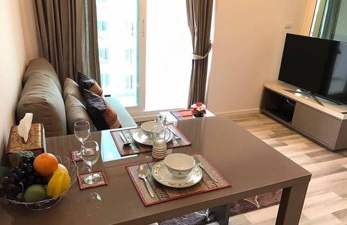 Mae Hia Apartment | Modern Room with Lake & Mountain Views, Pool & Hot Tub