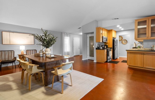 Modesto House | Charming Modesto Retreat: 3 Bedrooms, Pet-Friendly Stay