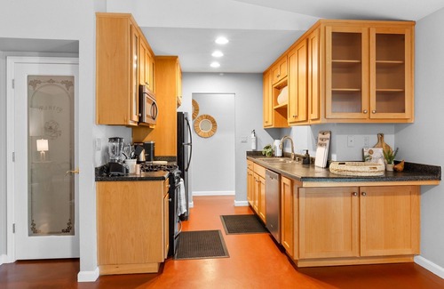 Modesto House | Charming Modesto Retreat: 3 Bedrooms, Pet-Friendly Stay