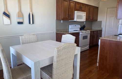 Afton House | Inviting Monkey Island Townhome with Pool & Lake Views