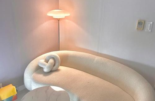 Hoehyeon-dong Bed & Breakfast | Cozy Monster